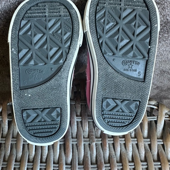 Converse One Star Toddler Crib  Pink Sneakers - Picture 4 of 4